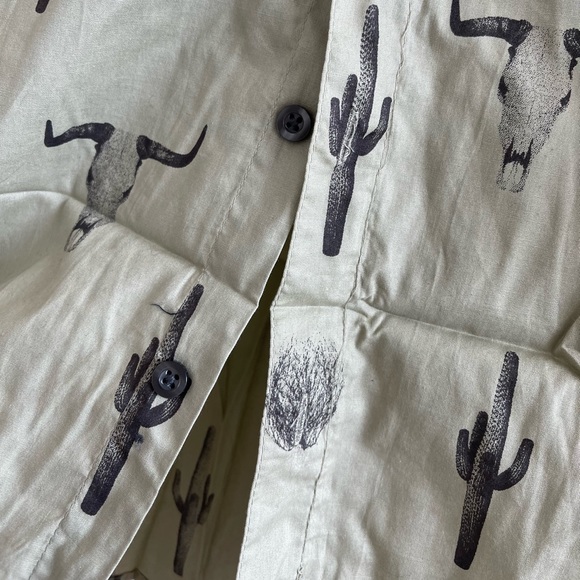 Khaki casual button down with Cactus & longhorn print - Picture 2 of 9